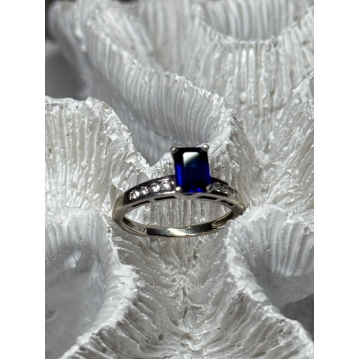 14K WHITE GOLD SAPPHIRE & DIAMONDS RING SIZE 5.5