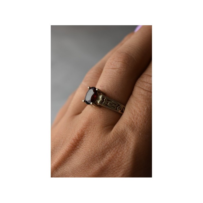 Vintage 925 Sterling Silver Spessartine Ring Size 9