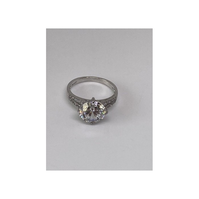 925 Sterling Silver CZ Ring Size 7.75