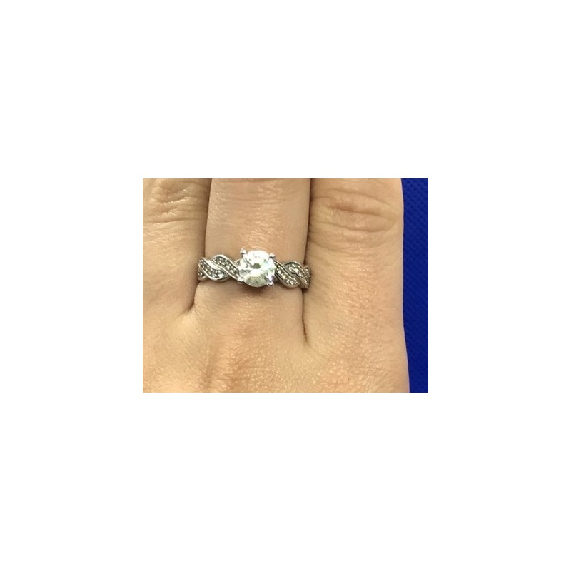 925 Sterling Silver CZ Ring Size 8
