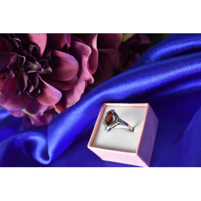 925 Sterling Silver Garnet Ring Size 6.5