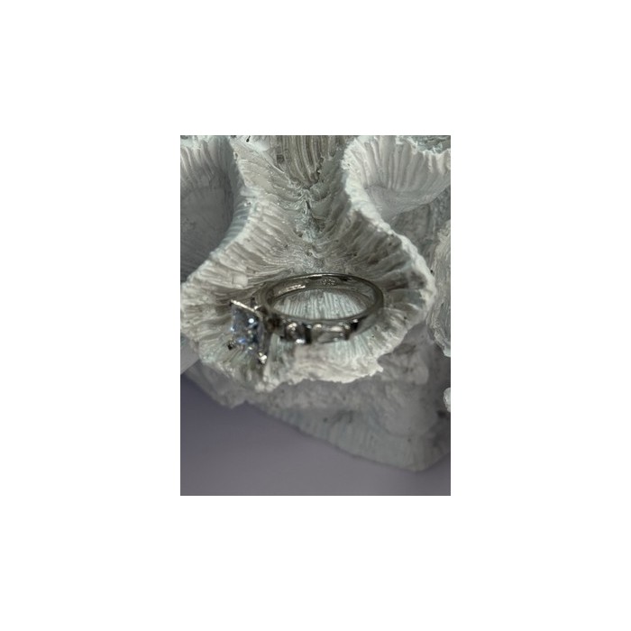 925 Sterling Silver CZ Ring Size 7.5