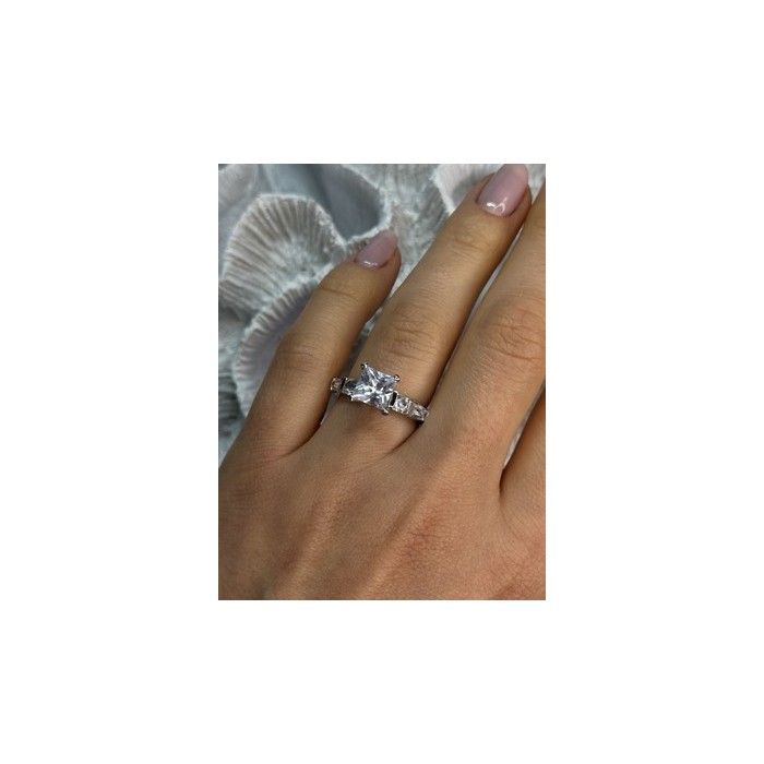 925 Sterling Silver CZ Ring Size 7.5