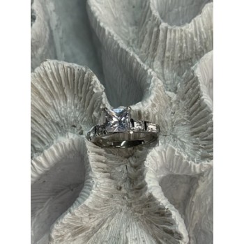 925 Sterling Silver CZ Ring Size 7.5