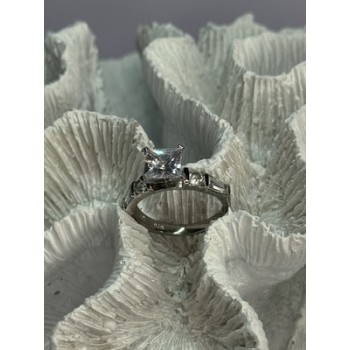 925 Sterling Silver CZ Ring Size 7.5