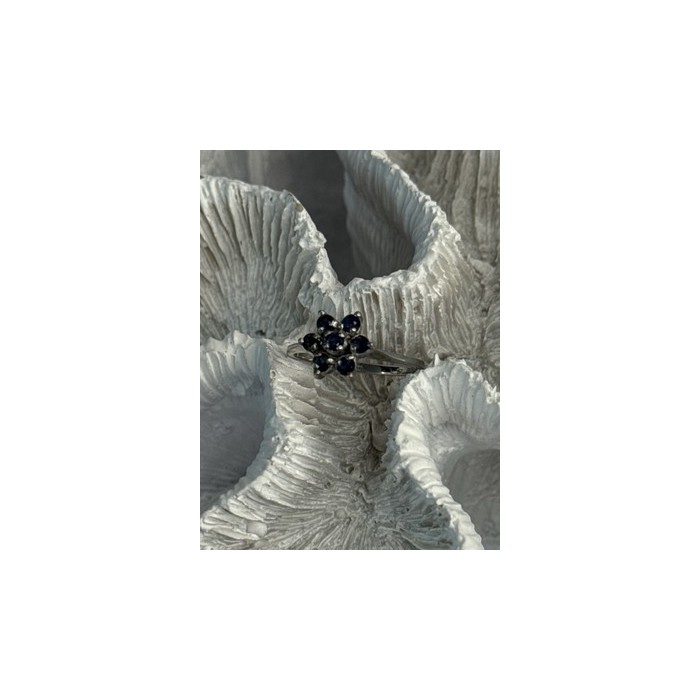 925 Sterling Silver Sapphire Flower Ring Size 6