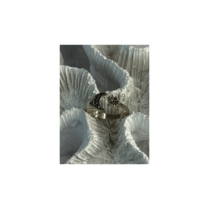 925 Sterling Silver Moon & Star Marcasite Ring Size 8