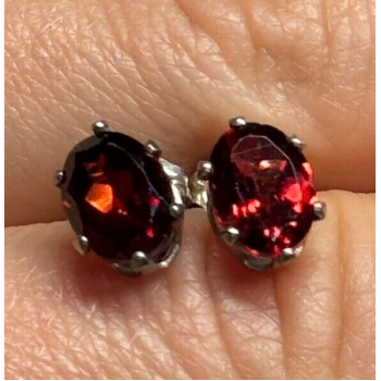 925 Sterling Silver Garnet Earrings