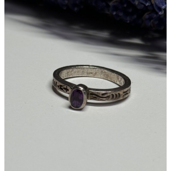 925 Sterling Silver Amethyst Ring Size 6