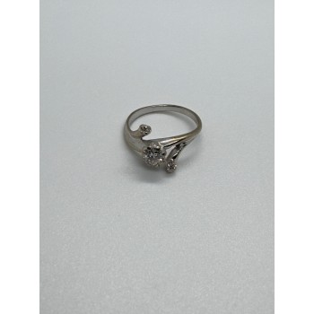 14K WHITE GOLD DIAMONDS RING SIZE 5.5