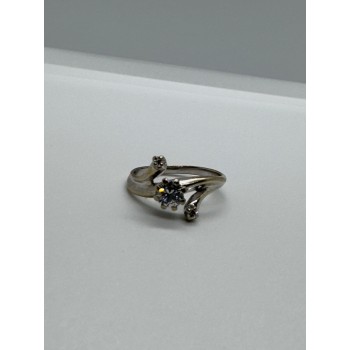 14K WHITE GOLD DIAMONDS RING SIZE 5.5
