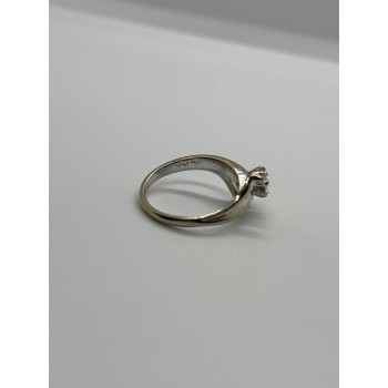 14K WHITE GOLD DIAMONDS RING SIZE 5.5