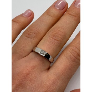 14K WHITE GOLD  DIAMONDS RING SIZE 7