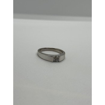 14K WHITE GOLD  DIAMONDS RING SIZE 7