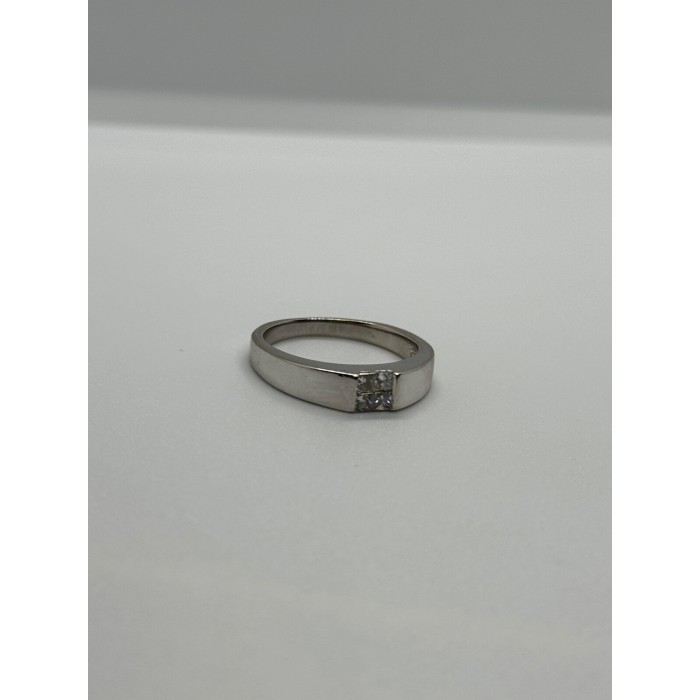 14K WHITE GOLD  DIAMONDS RING SIZE 7