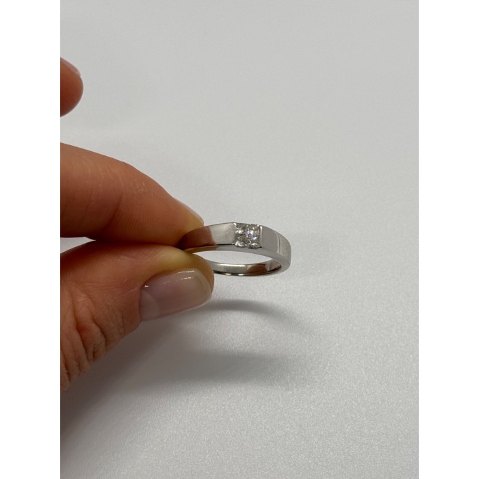 14K WHITE GOLD  DIAMONDS RING SIZE 7