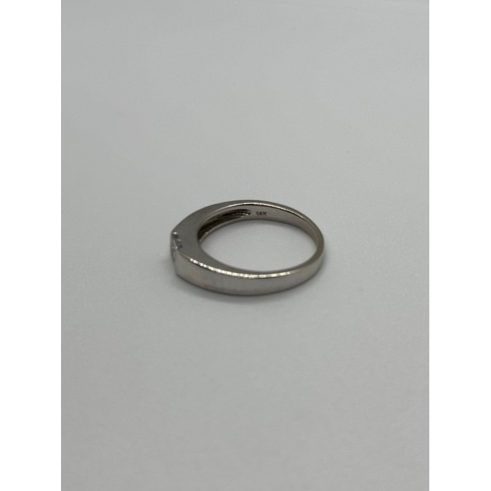 14K WHITE GOLD  DIAMONDS RING SIZE 7