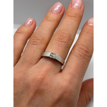 14K WHITE GOLD  DIAMONDS RING SIZE 7