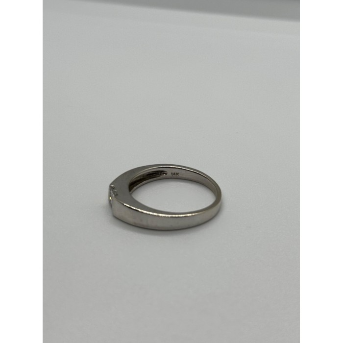 14K WHITE GOLD  DIAMONDS RING SIZE 7