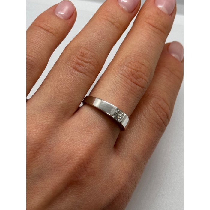 14K WHITE GOLD  DIAMONDS RING SIZE 7