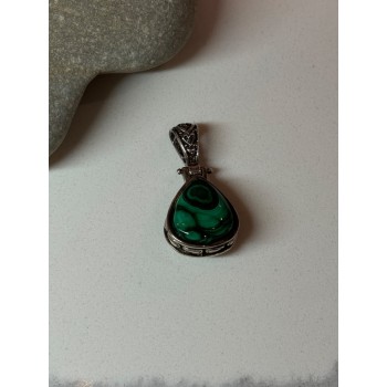 925 Sterling Silver Green Agate Pendant Length 1.4 Inch