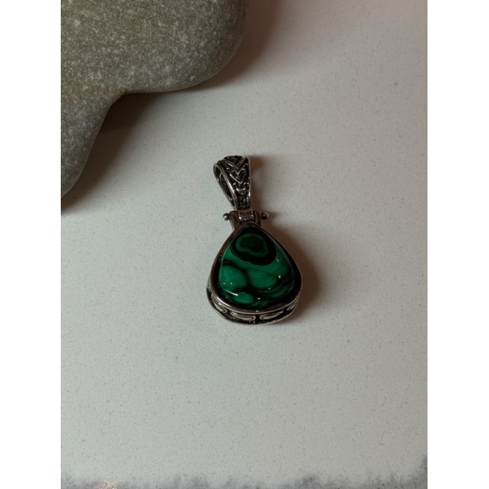 925 Sterling Silver Green Agate Pendant Length 1.4 Inch