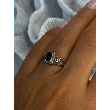 Vintage 925 Sterling Silver Garnet Ring Size 7