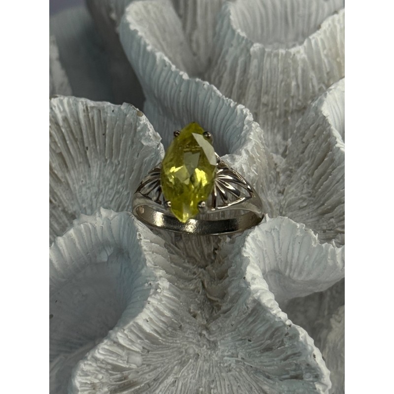 925 Sterling Silver Peridot Ring Size 9.5