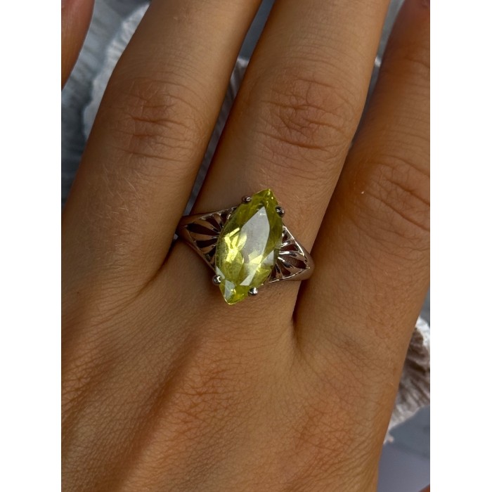 925 Sterling Silver Peridot Ring Size 9.5