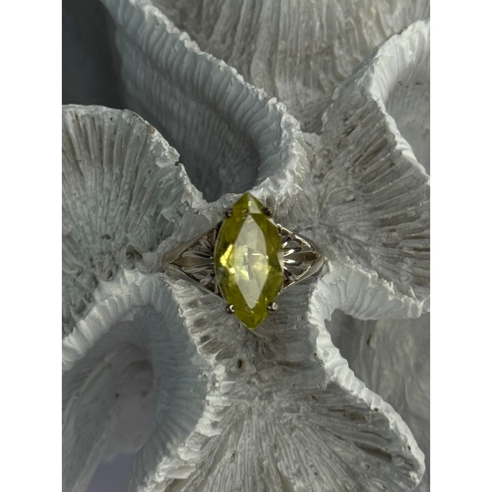 925 Sterling Silver Peridot Ring Size 9.5