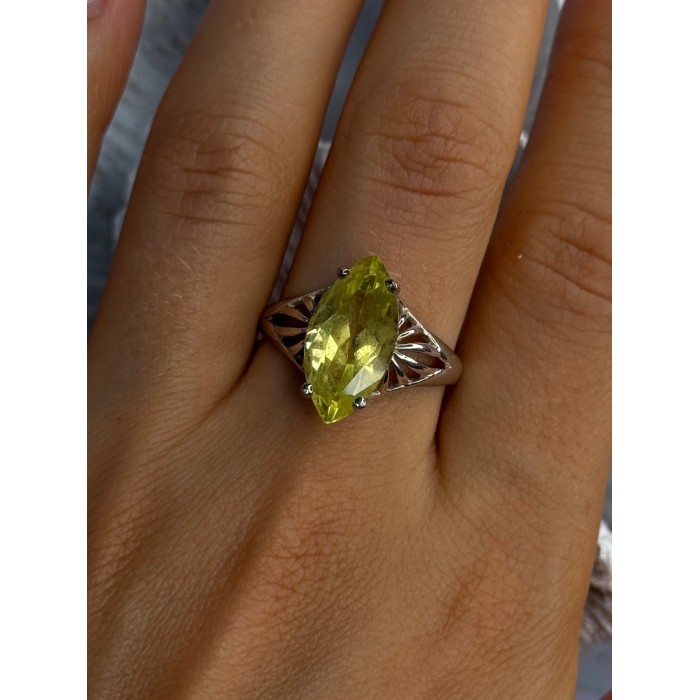 925 Sterling Silver Peridot Ring Size 9.5