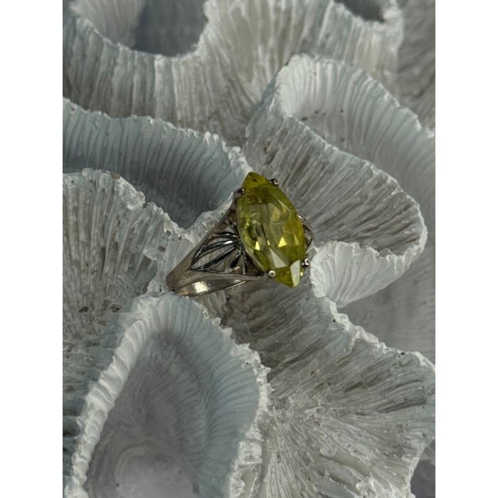925 Sterling Silver Peridot Ring Size 9.5