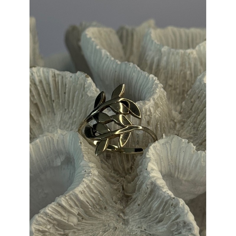 925 Sterling Silver Leaves Ring Size 9
