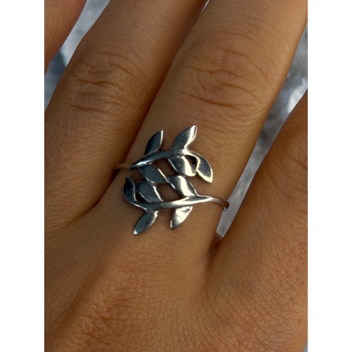 925 Sterling Silver Leaves Ring Size 9