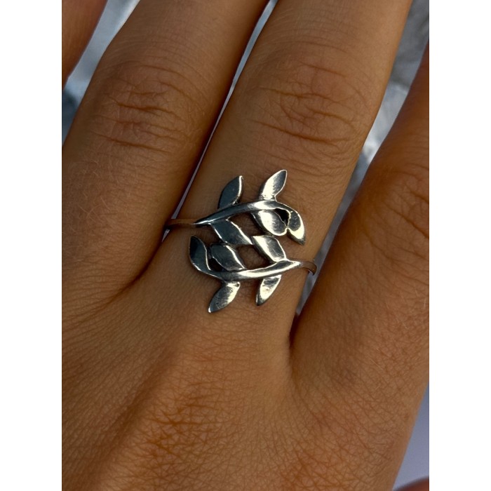 925 Sterling Silver Leaves Ring Size 9