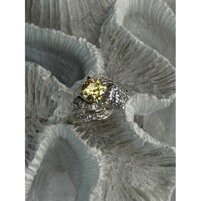 925 Sterling Silver Yellow & White Cz Ring Size 6