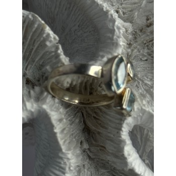 925 Sterling Silver Blue Topaz Ring Size 7