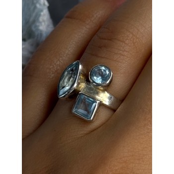 925 Sterling Silver Blue Topaz Ring Size 7