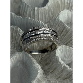 Beautiful Design 925 Sterling Silver Cz Ring Size 11