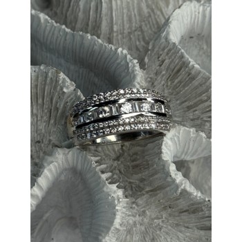 Beautiful Design 925 Sterling Silver Cz Ring Size 11