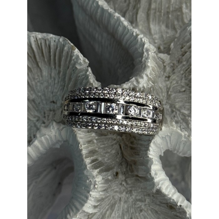 Beautiful Design 925 Sterling Silver Cz Ring Size 11