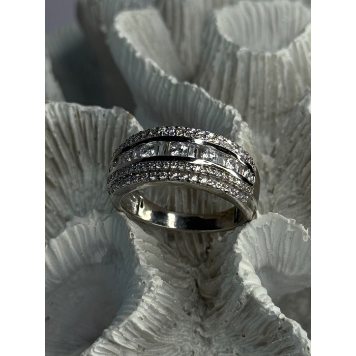 Beautiful Design 925 Sterling Silver Cz Ring Size 11