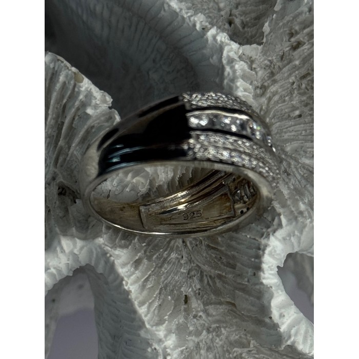 Beautiful Design 925 Sterling Silver Cz Ring Size 11