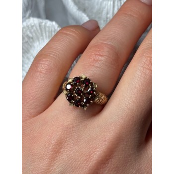14K YELLOW GOLD RING GARNET FLOWER SIZE 5