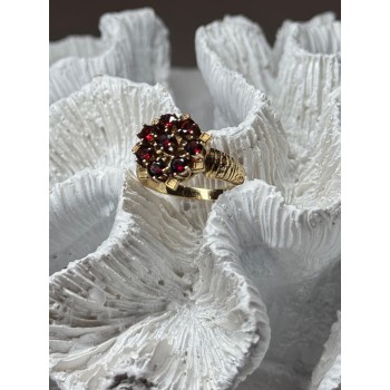 14K YELLOW GOLD RING GARNET FLOWER SIZE 5