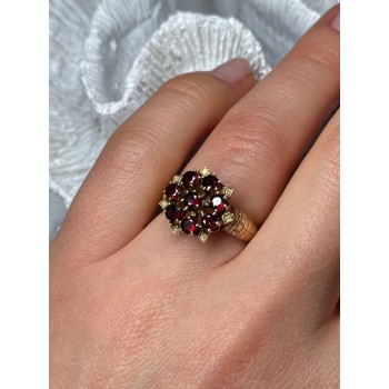 14K YELLOW GOLD RING GARNET FLOWER SIZE 5