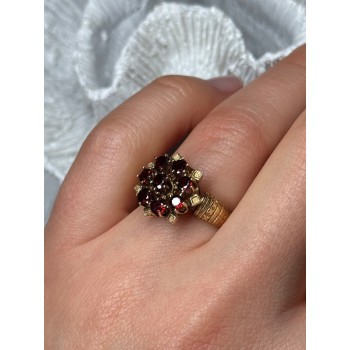 14K YELLOW GOLD RING GARNET FLOWER SIZE 5