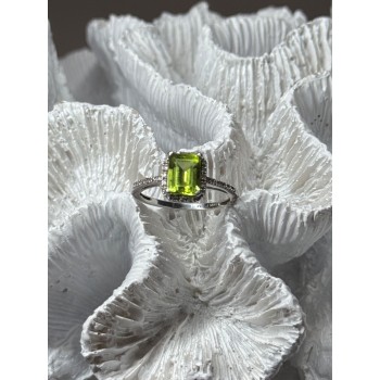 10K WHITE GOLD RING PERIDOT & DIAMONDS SIZE 6.5