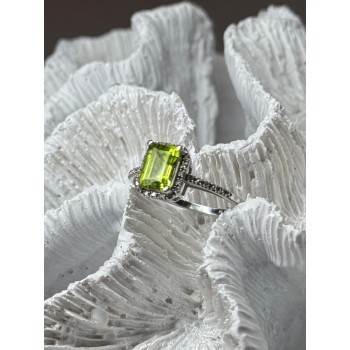 10K WHITE GOLD RING PERIDOT & DIAMONDS SIZE 6.5