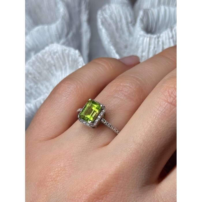 10K WHITE GOLD RING PERIDOT & DIAMONDS SIZE 6.5